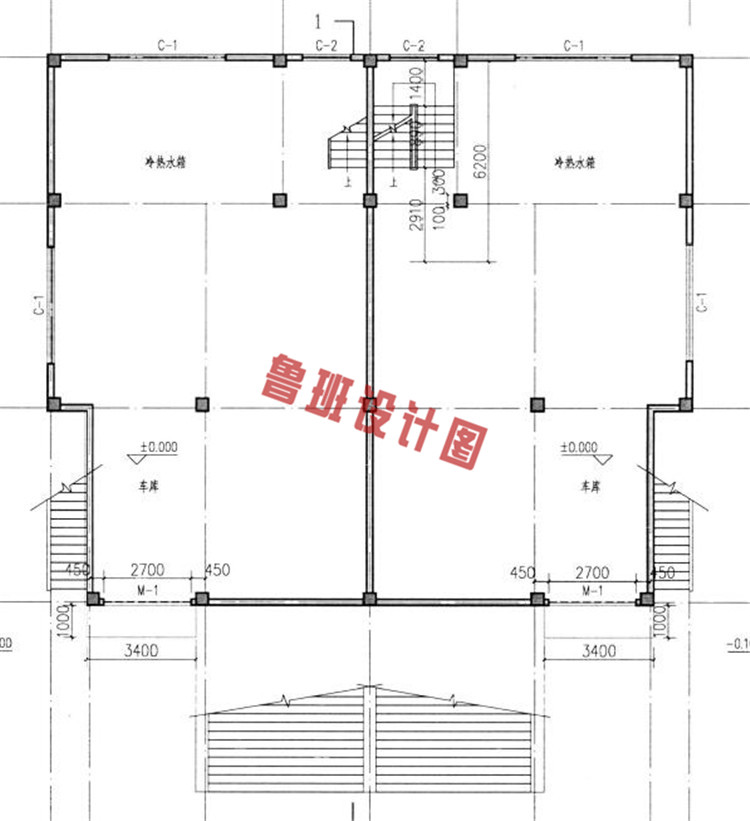 漂亮大气的三层半双拼别墅设计一层户型图