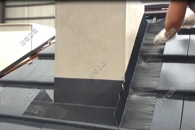 农村自建房，教施工队怎么做合格的坡屋顶，台风下暴雨再也不怕了