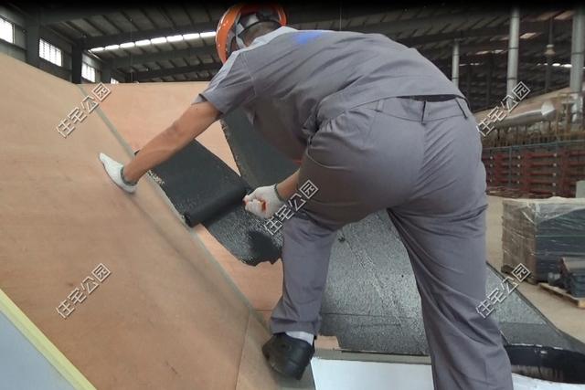 农村自建房，教施工队怎么做合格的坡屋顶，台风下暴雨再也不怕了