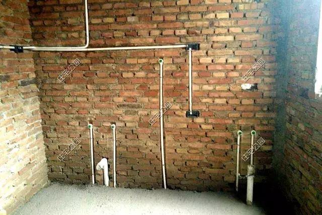 展先生预算15万自建房，22万花完却只起了毛坯，感叹农村盖房艰辛