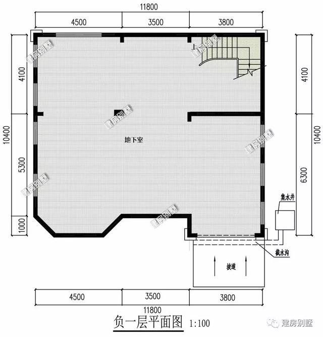 带架空层和地下室设计的别墅，都很豪华，尤其适合南方农村