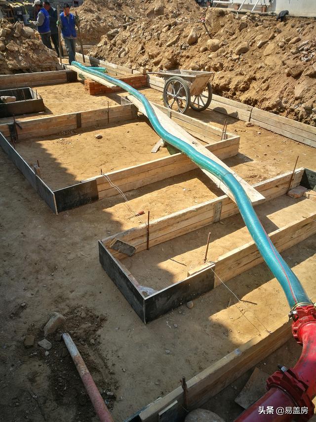 阳光房大庭院，北京农村51万建别墅，三面紧贴邻居也有好采光！