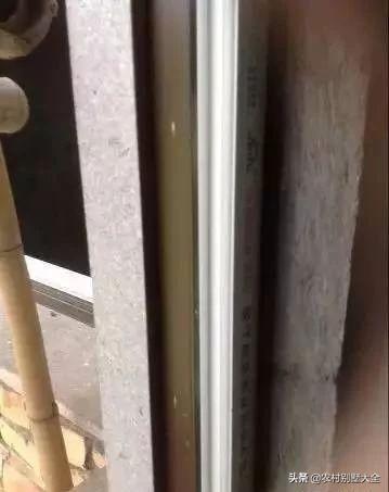 土壕豪掷180万盖三层别墅，挑高客厅豪华庭院，大家看看值不值？