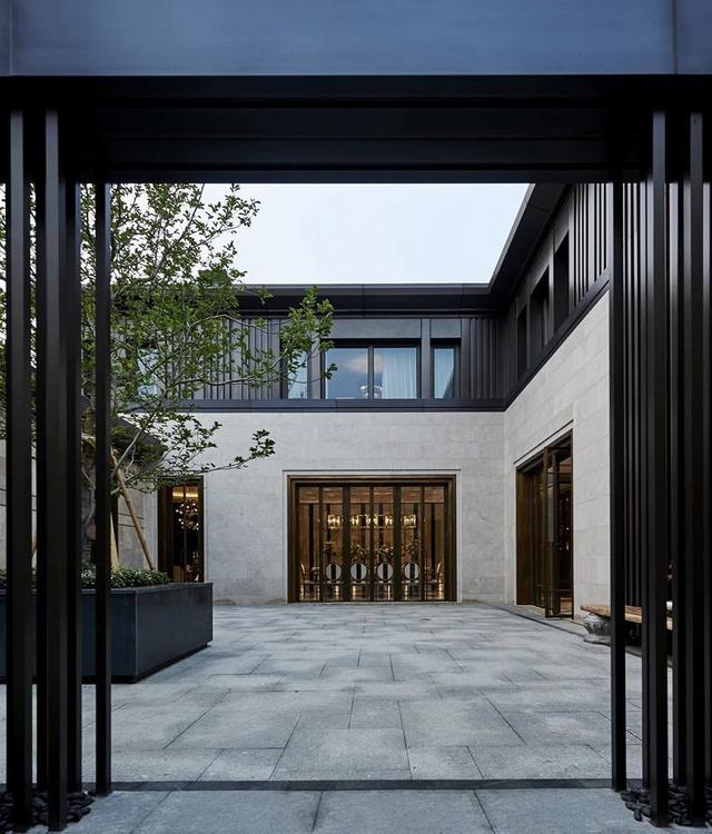 现在出现这种新中式四合院别墅，几家共享一个大院子，谁还买独栋