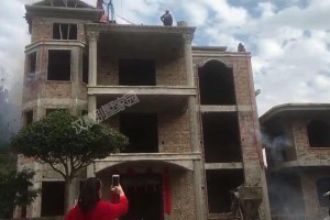 接地气的别墅三层设计效果图，户型气派。