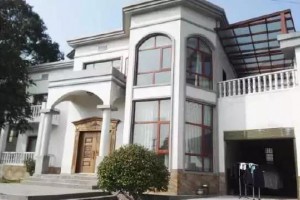 30万二层小别墅设计案例，十年过去依旧全村最美。