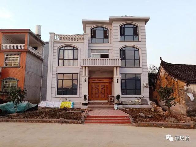 想建别墅怕不好看？看完这2套图纸的建成实景图，也就放心了