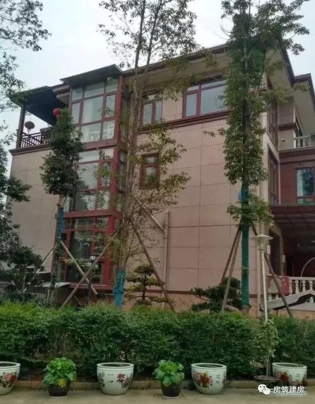 别墅实景比拼，您来看看哪栋造价更高呢？