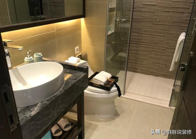 240平米5室3厅4卫独栋别墅，私家院子带泳池，普通人看看就好了