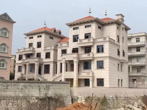 8栋福建莆田兄弟双拼别墅实景图，豪宅既视感爆棚，太惊艳了