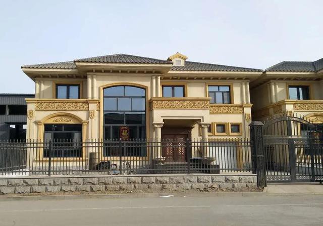建房就得趁早，不要再犹犹豫豫，12款别墅实景，在农村太火了