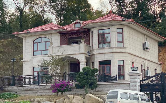 建房就得趁早，不要再犹犹豫豫，12款别墅实景，在农村太火了