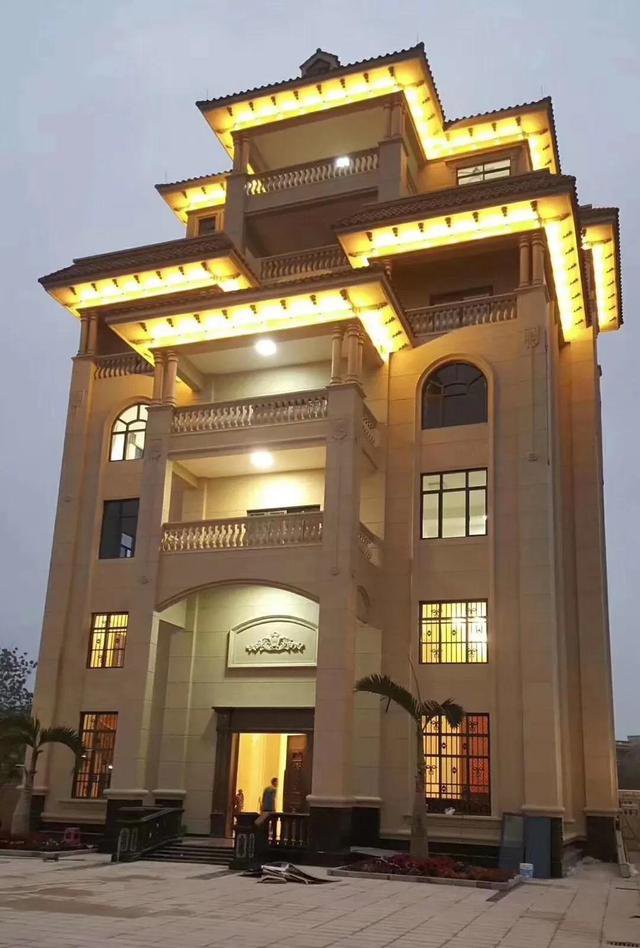 建房就得趁早，不要再犹犹豫豫，12款别墅实景，在农村太火了