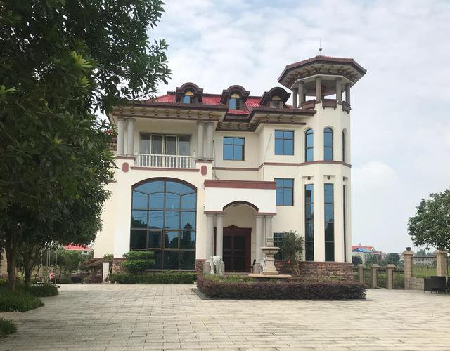 建房就得趁早，不要再犹犹豫豫，12款别墅实景，在农村太火了