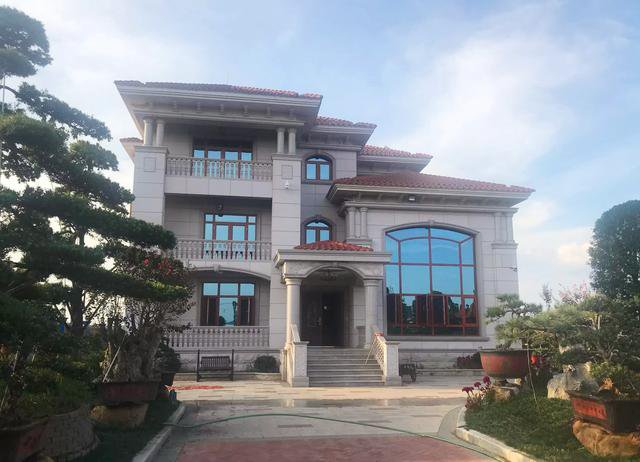 建房就得趁早，不要再犹犹豫豫，12款别墅实景，在农村太火了