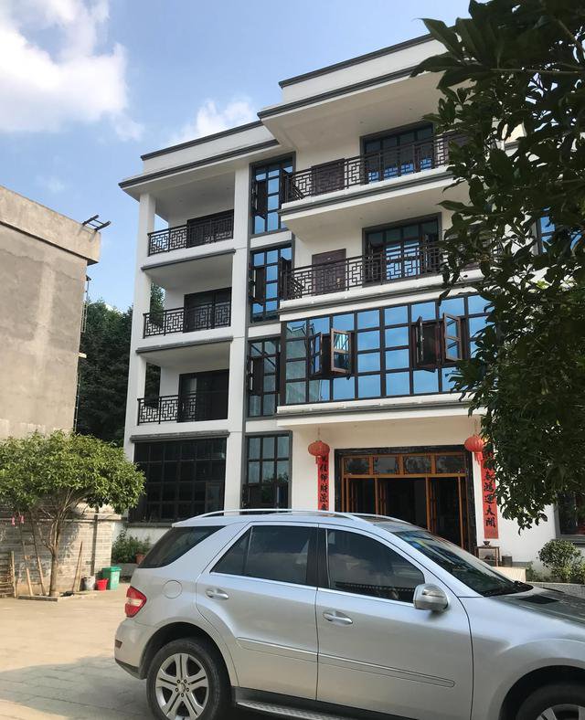 建房就得趁早，不要再犹犹豫豫，12款别墅实景，在农村太火了