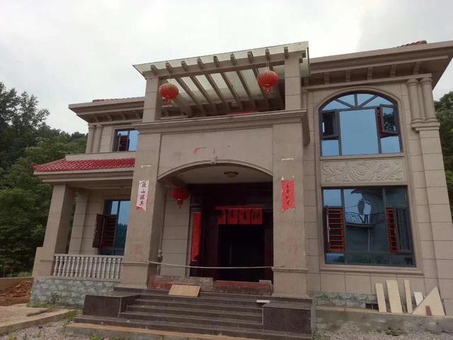 建房就得趁早，不要再犹犹豫豫，12款别墅实景，在农村太火了