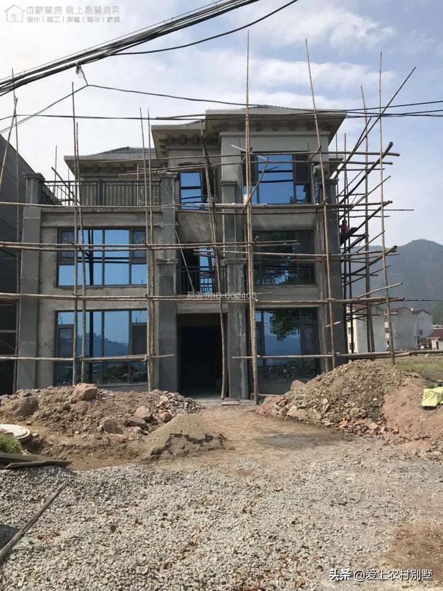 实拍丨浙江农村三层欧式风格别墅，宅基地适中、人口多的可以参考