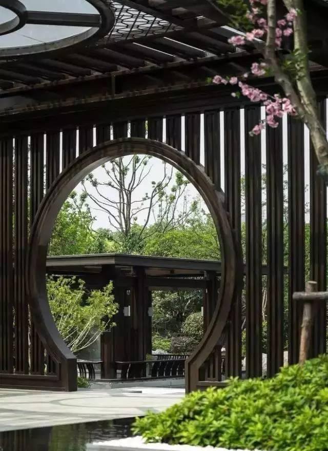 江苏刘先生,花200万建四合院别墅,庭院实景图美呆了
