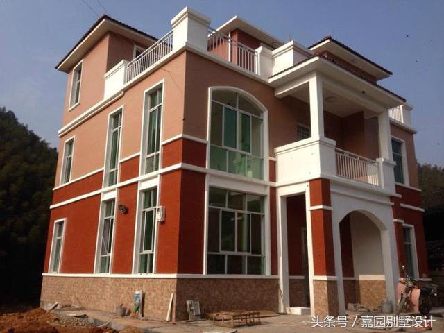 三层经典农村别墅设计图纸，30万建成主体，带有现场实景效果图片