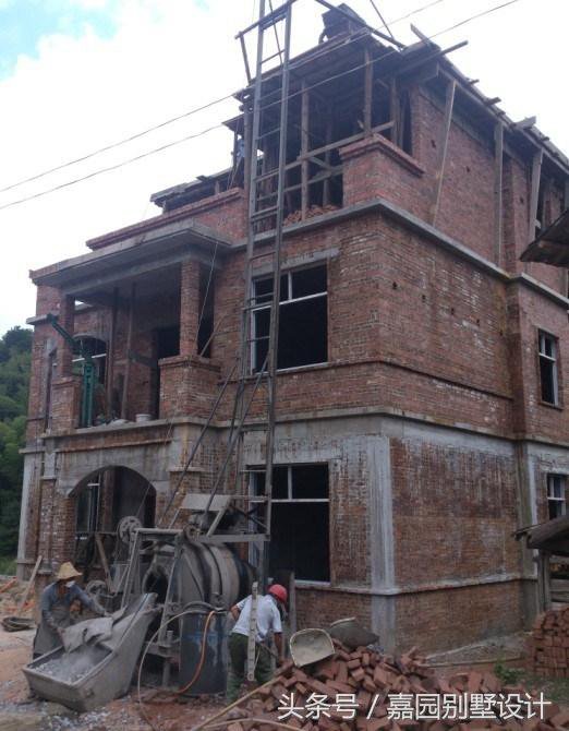 三层经典农村别墅设计图纸，30万建成主体，带有现场实景效果图片